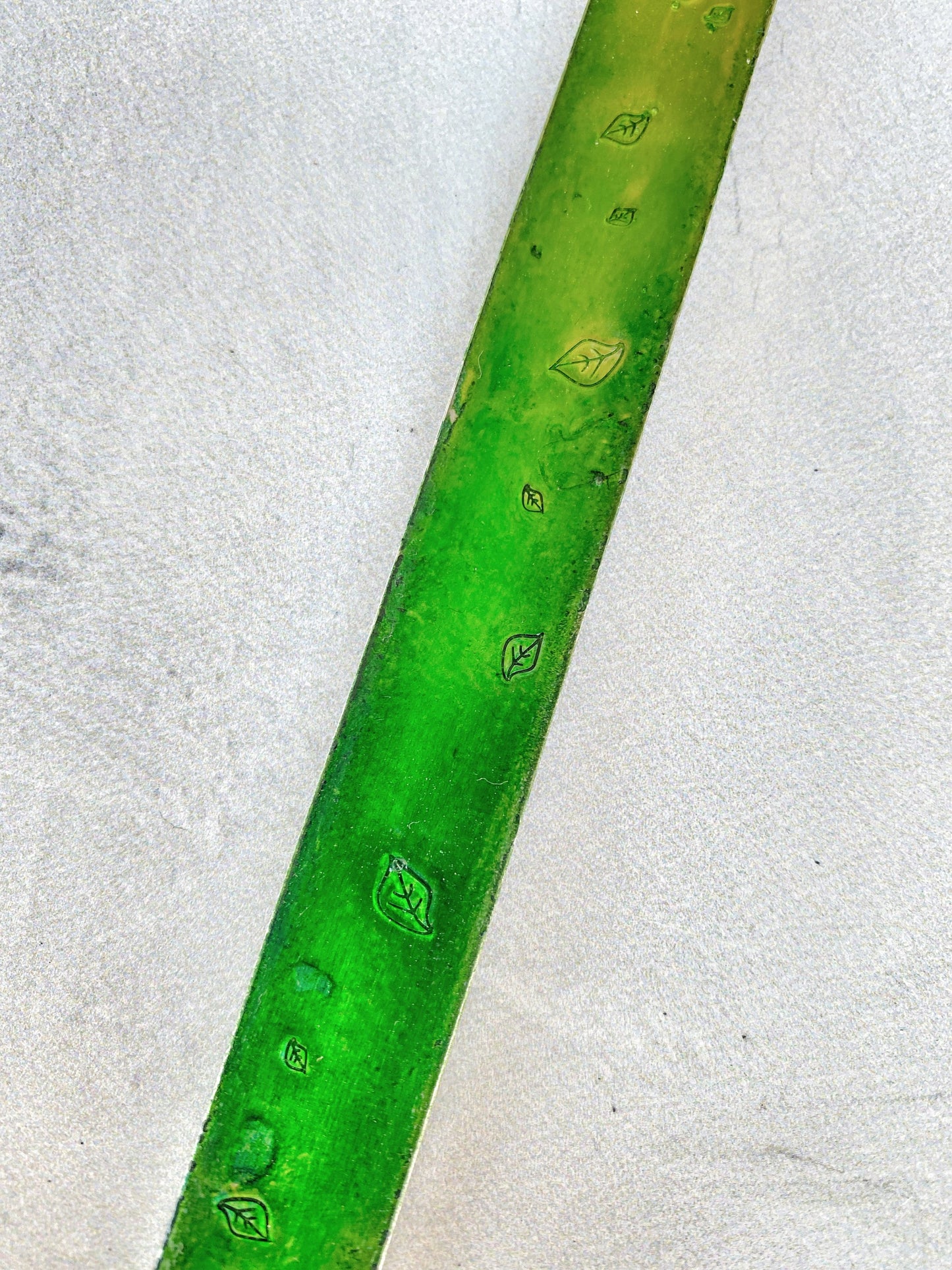 Ellie B's Creations - Green Metal Leaves Bookmark - Handmade Plant Bookmark - Nature Lovers Gift - Leaf Bookmark