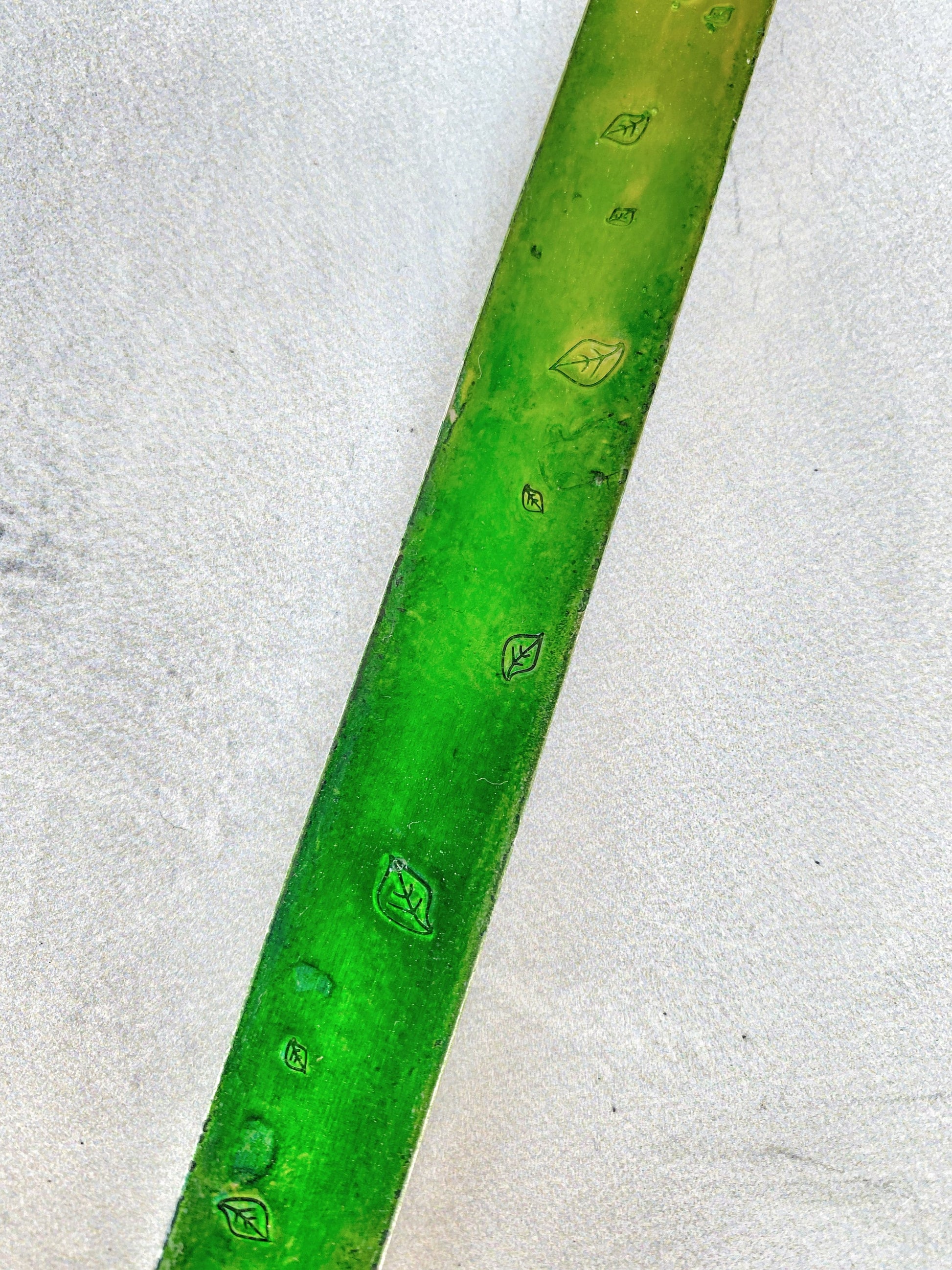 Ellie B's Creations - Green Metal Leaves Bookmark - Handmade Plant Bookmark - Nature Lovers Gift - Leaf Bookmark