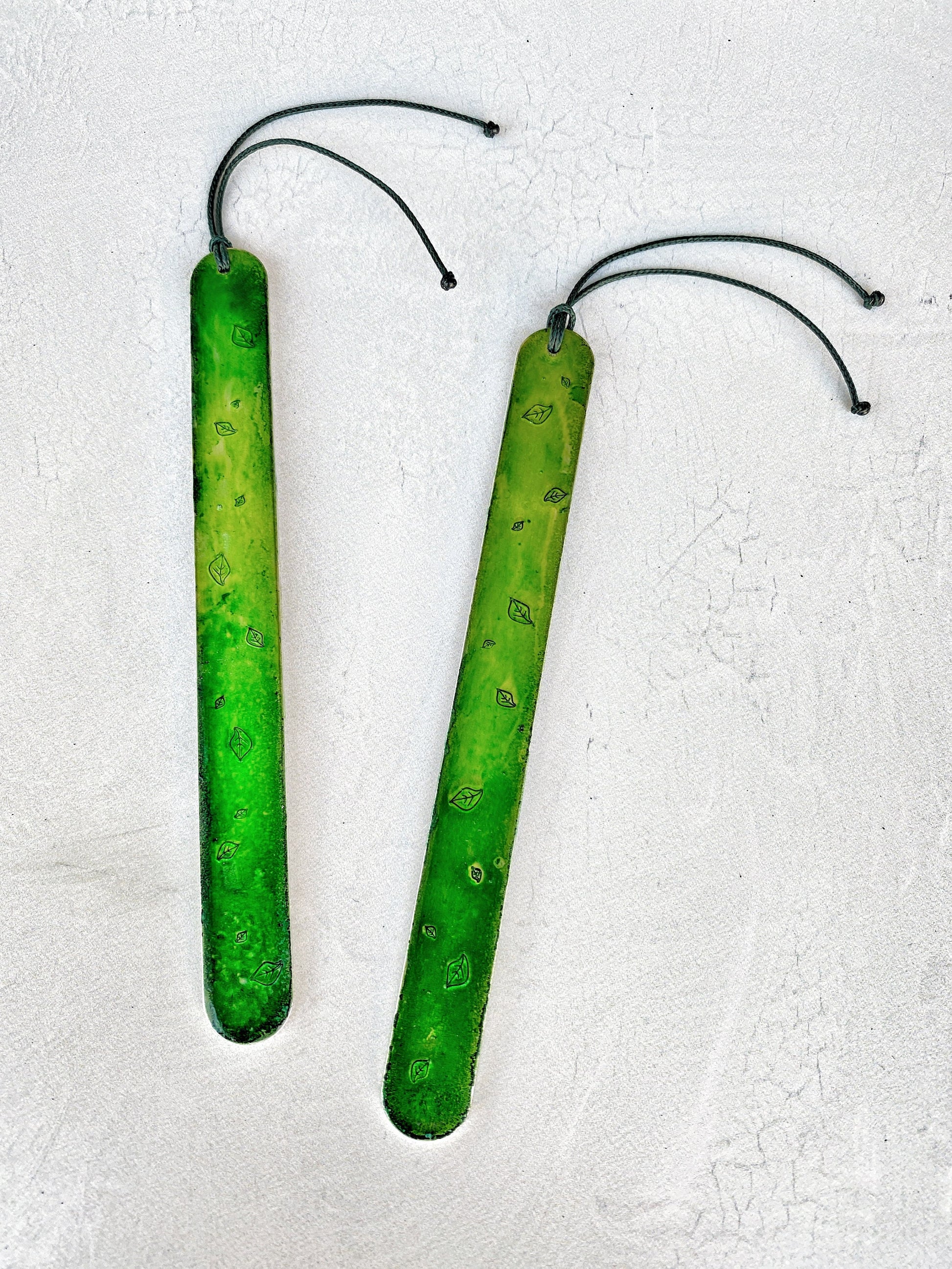 Ellie B's Creations - Green Metal Leaves Bookmark - Handmade Plant Bookmark - Nature Lovers Gift - Leaf Bookmark