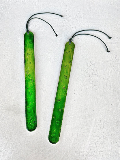 Ellie B's Creations - Green Metal Leaves Bookmark - Handmade Plant Bookmark - Nature Lovers Gift - Leaf Bookmark