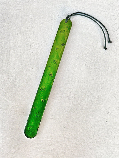 Ellie B's Creations - Green Metal Leaves Bookmark - Handmade Plant Bookmark - Nature Lovers Gift - Leaf Bookmark