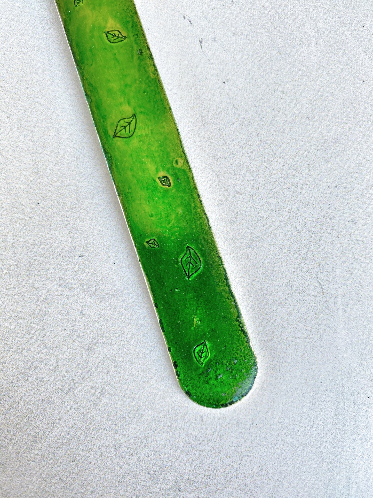Ellie B's Creations - Green Metal Leaves Bookmark - Handmade Plant Bookmark - Nature Lovers Gift - Leaf Bookmark