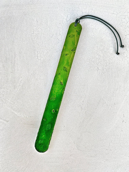 Ellie B's Creations - Green Metal Leaves Bookmark - Handmade Plant Bookmark - Nature Lovers Gift - Leaf Bookmark