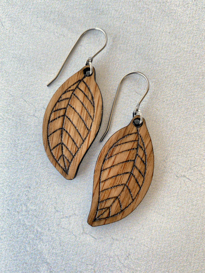 Wood Leaf Earrings  - White Oak Engraved Leaf Earrings - Laser Cut Earrings - Minimalist Feather Dangle Earrings - Oak Dangle Earrings