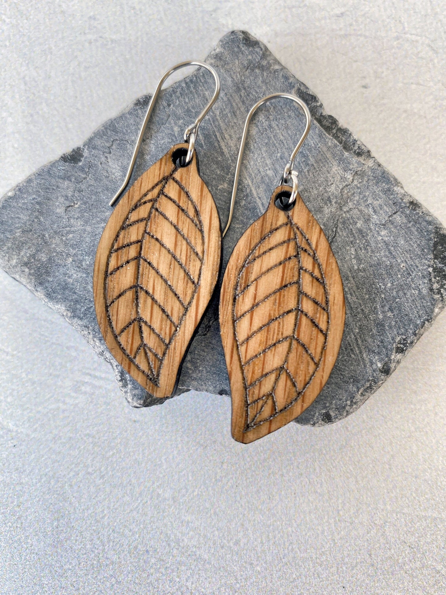 Wood Leaf Earrings  - White Oak Engraved Leaf Earrings - Laser Cut Earrings - Minimalist Feather Dangle Earrings - Oak Dangle Earrings
