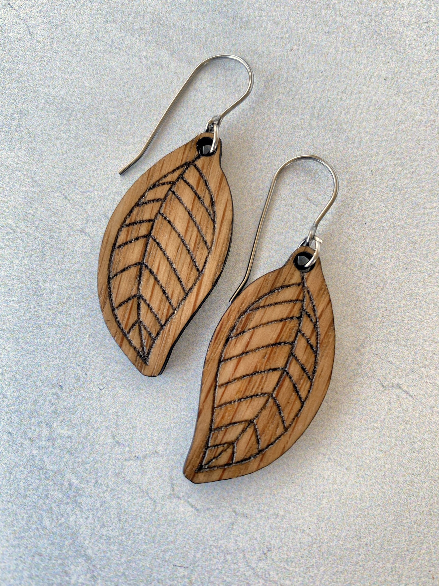 Wood Leaf Earrings  - White Oak Engraved Leaf Earrings - Laser Cut Earrings - Minimalist Feather Dangle Earrings - Oak Dangle Earrings